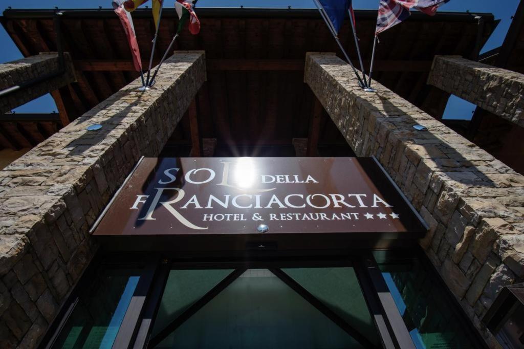 Sole Della Franciacorta - Hotel & Restaurant Capriolo Bagian luar foto