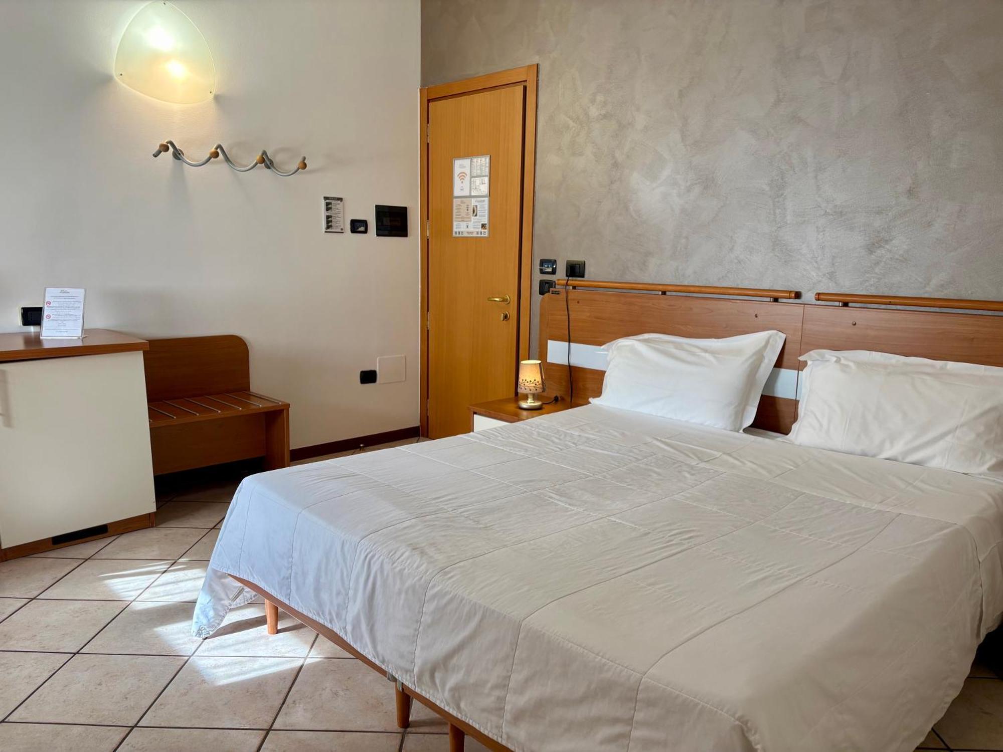 Sole Della Franciacorta - Hotel & Restaurant Capriolo Bagian luar foto