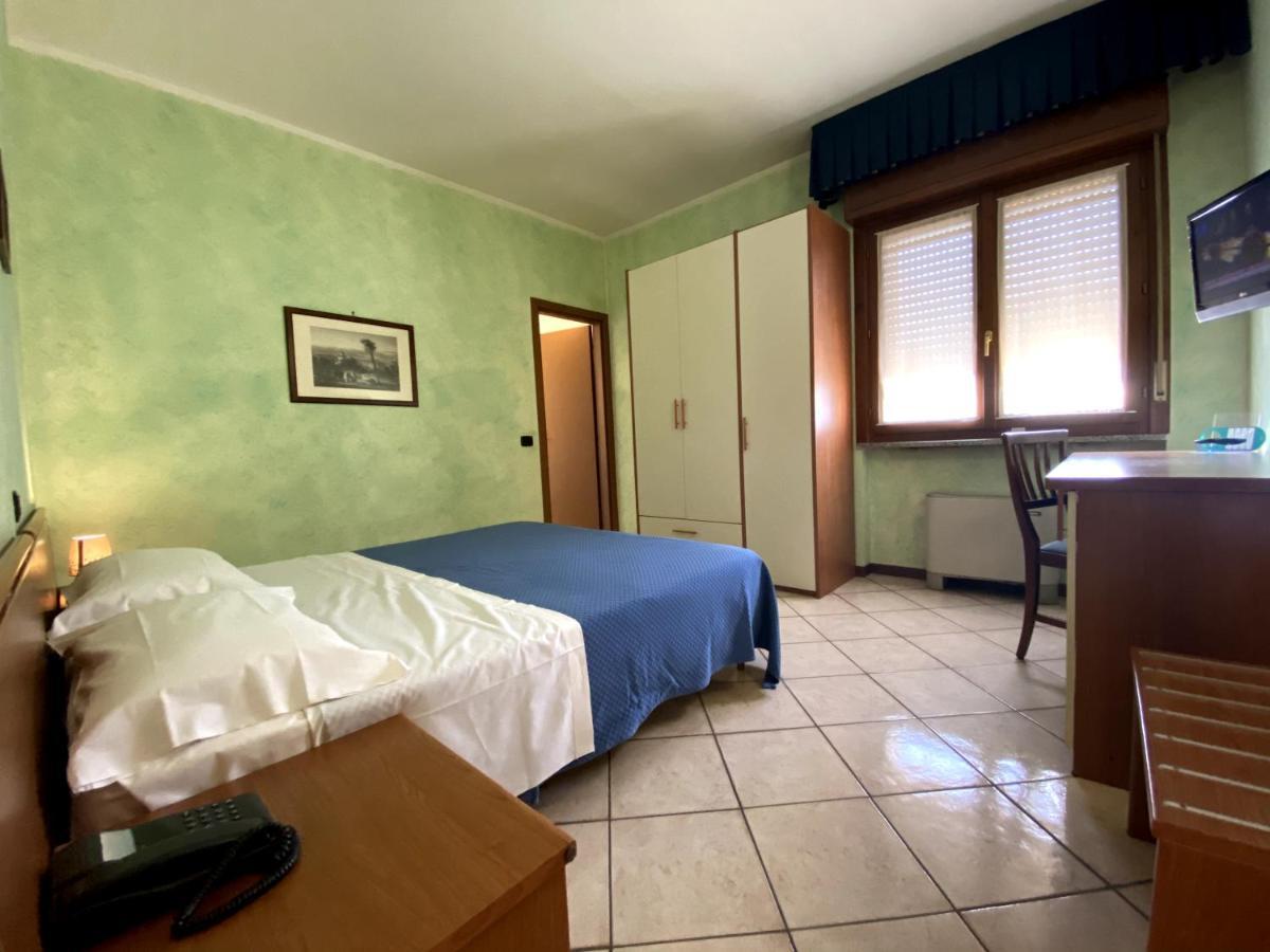 Sole Della Franciacorta - Hotel & Restaurant Capriolo Bagian luar foto